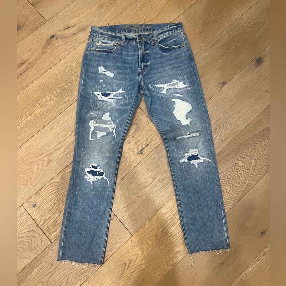 Men’s Ripped American Eagle Jeans